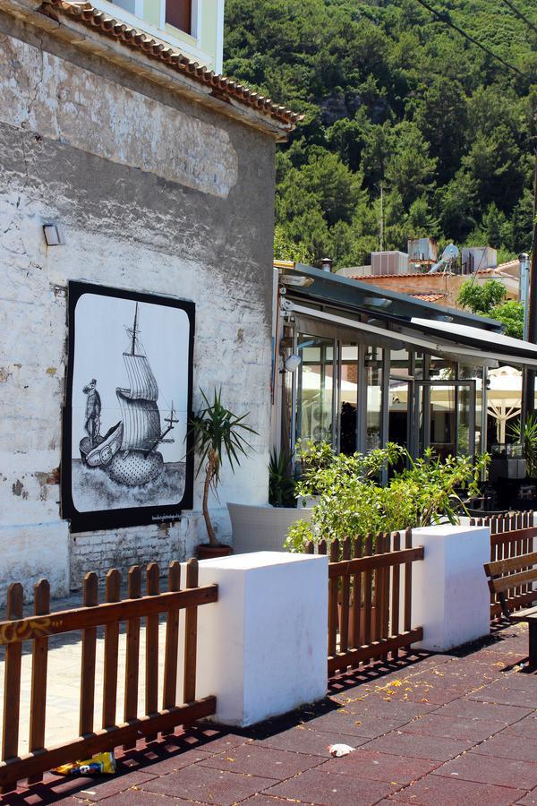 Samaina Port Hotel Karlovassi Bagian luar foto